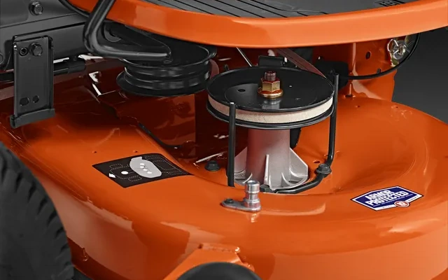 Snažno zračno strujanje podiće travu prije nego bude pokošena, što rezultira odličnim rezultatima košnje te sakupljanjem trave, ali i lišća.