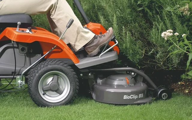 Rider s reznim kučištem sprijeda